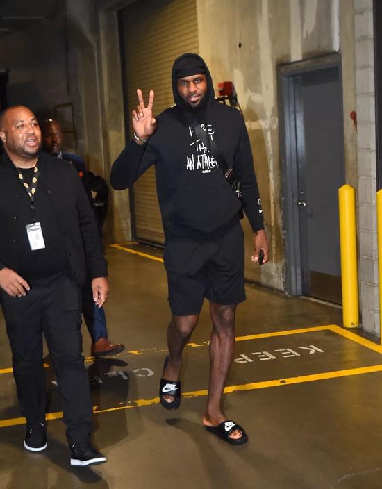 与强反馈而 与强反馈而